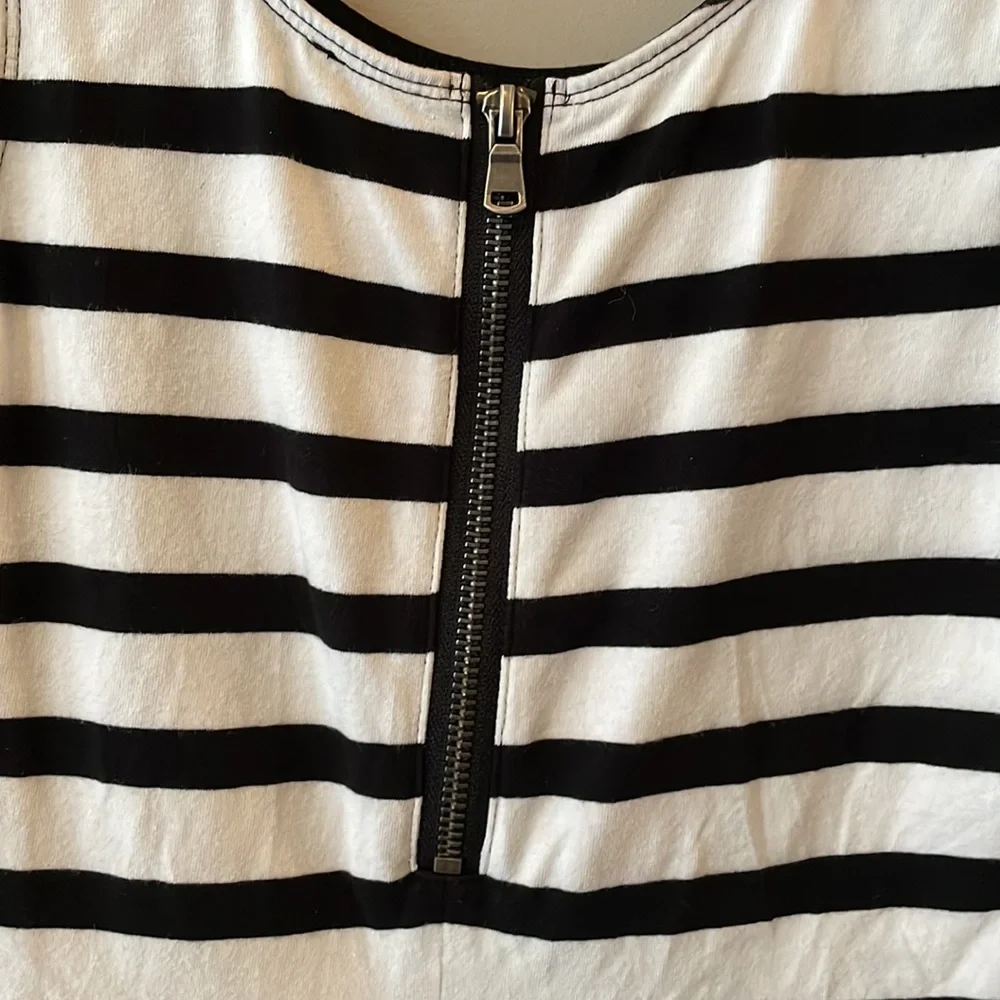 Express Black White Striped Peplum Tank Top Small Stretch Sleeveless Zip Back